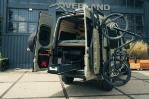 Achterkant van een Overland Camper